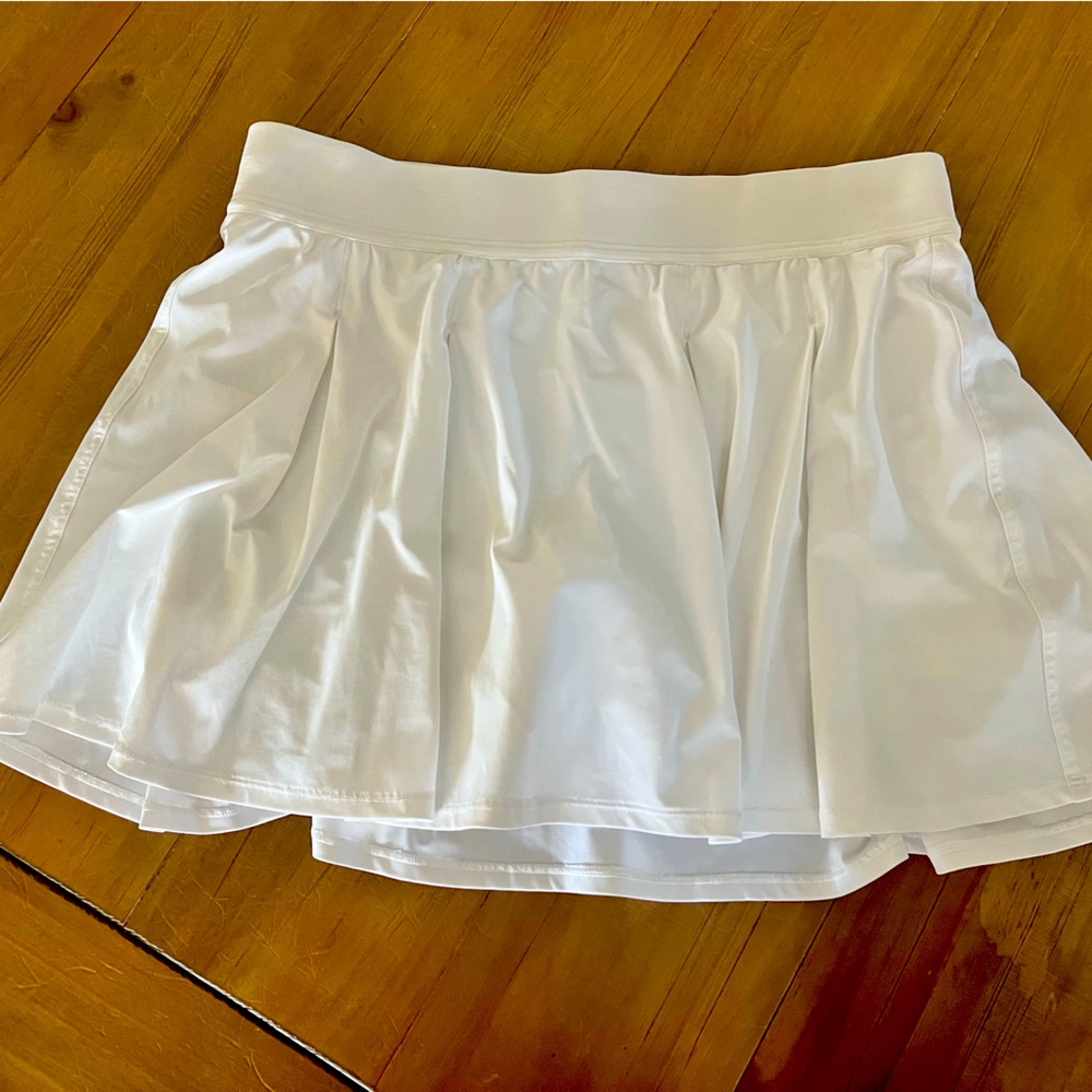 Lululemon pleated white tennis skirt!